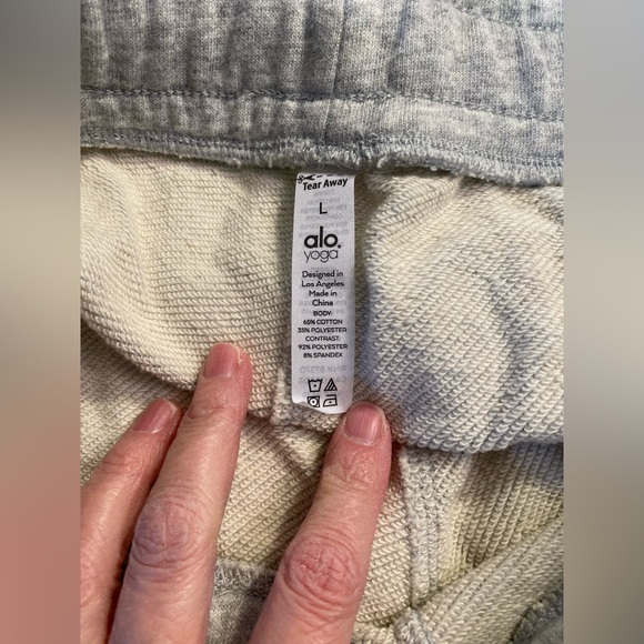 Alo Yoga Fierce Sweatpant Dove Grey Large never worn NWOT - Picture 9 of 10